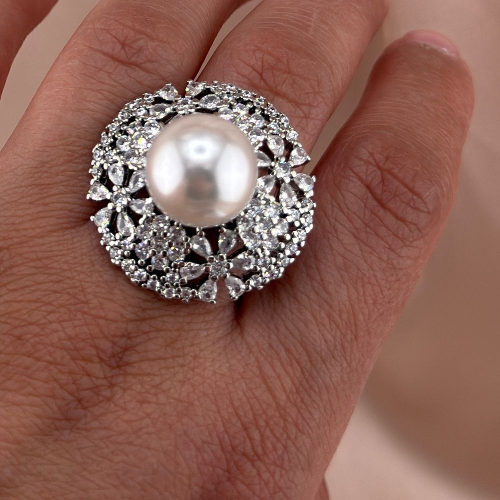 Elegant Pearl & AAA Cubic Zirconia Statement Ring - Picture 7 of 7